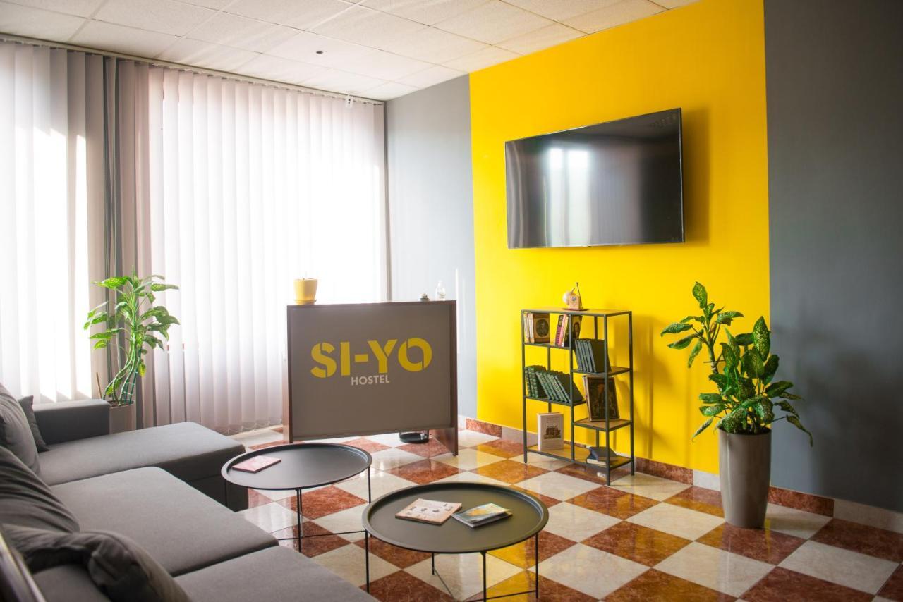 Si-Yo Hostel Uzjhorod Eksteriør bilde