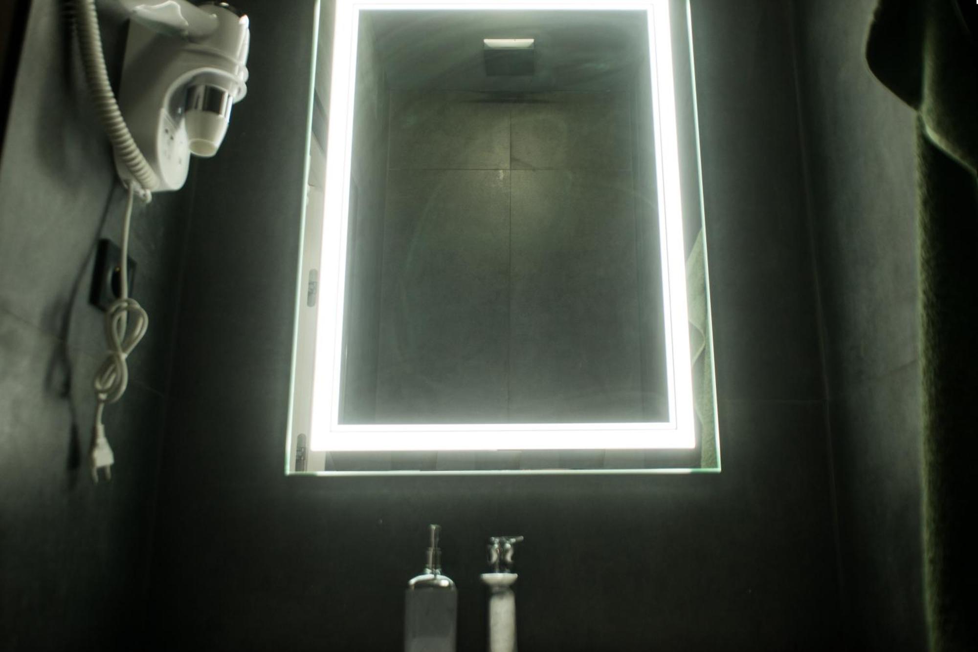 Si-Yo Hostel Uzjhorod Rom bilde